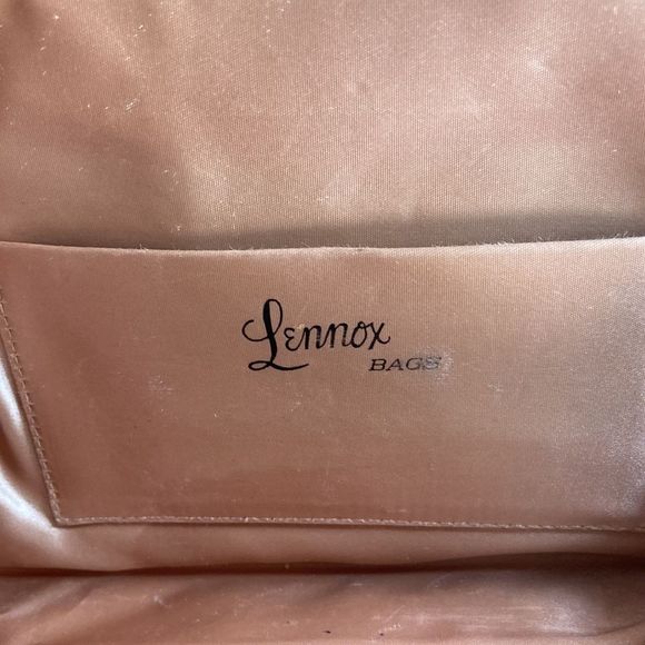 Vintage 1960’s Lenox Bags Hand Bag Gold with hand strap - Picture 6 of 14